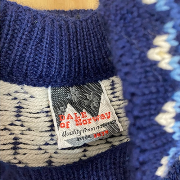 Vintage Dale of Norway Reindeer Snowflake Nordic Wool Crewneck Sweater - Picture 3 of 7